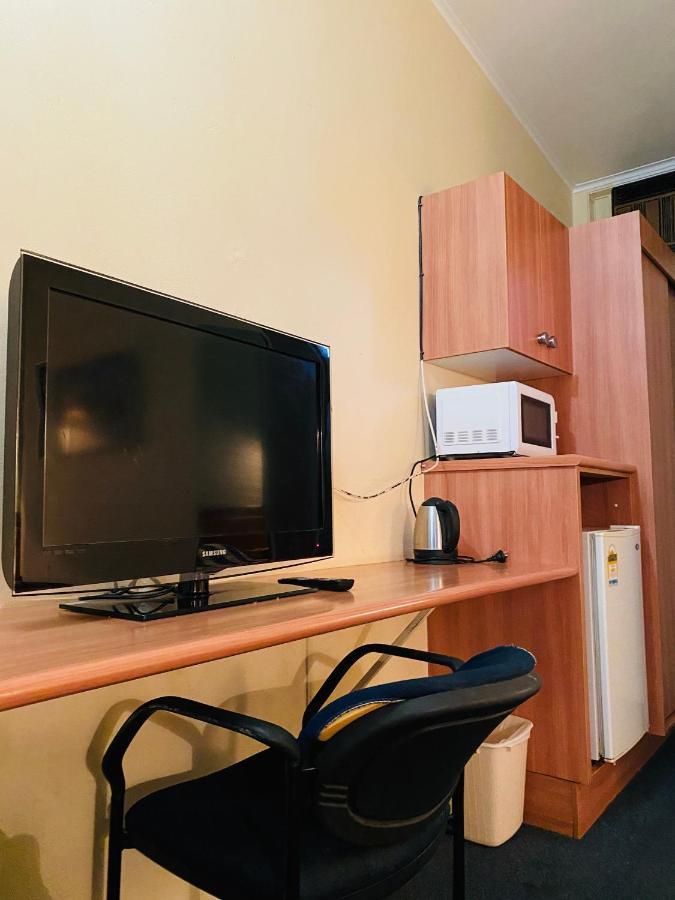 County Lodge Motor Inn West Wyalong Buitenkant foto